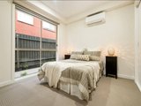 https://images.listonce.com.au/custom/160x/listings/242-swift-street-thornbury-vic-3071/150/01581150_img_06.jpg?TGUh3m9y6Pg