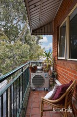 https://images.listonce.com.au/custom/160x/listings/2425-barkly-street-carlton-vic-3053/598/01905598_img_10.jpg?sc_tDQIvks0