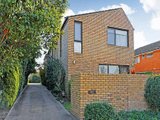 https://images.listonce.com.au/custom/160x/listings/243-strathalbyn-street-kew-east-vic-3102/909/01683909_img_06.jpg?H4rMnptMkZk