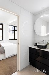 https://images.listonce.com.au/custom/160x/listings/24300-king-street-melbourne-vic-3000/871/01807871_img_08.jpg?fy-tk5gGNdg