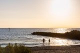 https://images.listonce.com.au/custom/160x/listings/244-beach-road-hampton-vic-3188/033/01692033_img_24.jpg?FiY3aHm5jLY