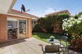 https://images.listonce.com.au/custom/160x/listings/244-bizley-street-mount-waverley-vic-3149/082/01182082_img_06.jpg?VWGe-75UbsI