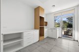 https://images.listonce.com.au/custom/160x/listings/245-clarke-lane-newstead-vic-3462/095/01970095_img_11.jpg?jkQLL8hft9U