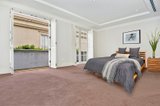 https://images.listonce.com.au/custom/160x/listings/245-st-georges-road-toorak-vic-3142/379/01650379_img_09.jpg?v3xED1B-wvI