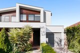 https://images.listonce.com.au/custom/160x/listings/246a-patterson-road-bentleigh-vic-3204/823/01950823_img_05.jpg?iaY_R7PlveU