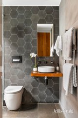 https://images.listonce.com.au/custom/160x/listings/247-ogrady-street-albert-park-vic-3206/105/01810105_img_19.jpg?cqPqUqSfAuM