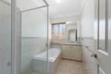 https://images.listonce.com.au/custom/160x/listings/247-shearer-drive-rowville-vic-3178/617/00857617_img_07.jpg?v-6eOdWQ53I