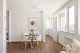 https://images.listonce.com.au/custom/160x/listings/2472-patterson-street-middle-park-vic-3206/193/01814193_img_04.jpg?Se3DELMl3AQ