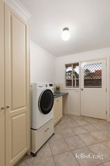 https://images.listonce.com.au/custom/160x/listings/249-fortuna-avenue-croydon-vic-3136/706/01927706_img_13.jpg?qYSpX77DVaY