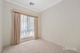 https://images.listonce.com.au/custom/160x/listings/249-grosvenor-walk-lilydale-vic-3140/004/01938004_img_08.jpg?twyWdasjqvs