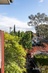 https://images.listonce.com.au/custom/160x/listings/24a-davis-street-kew-vic-3101/932/01906932_img_13.jpg?YryMJTiXq5c