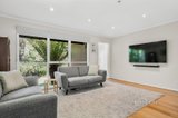 https://images.listonce.com.au/custom/160x/listings/24a-longfellow-avenue-mooroolbark-vic-3138/968/01608968_img_02.jpg?Ahpa9euqn8I