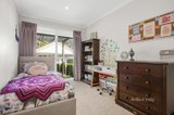 https://images.listonce.com.au/custom/160x/listings/24a-longfellow-avenue-mooroolbark-vic-3138/968/01608968_img_07.jpg?oRHzlMQ-KZ4