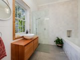 https://images.listonce.com.au/custom/160x/listings/24a-ray-street-castlemaine-vic-3450/807/00986807_img_05.jpg?icUfDQWnVwc