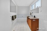 https://images.listonce.com.au/custom/160x/listings/24b-st-james-avenue-bentleigh-vic-3204/124/01910124_img_15.jpg?mCnGN7HPAIY