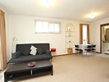 https://images.listonce.com.au/custom/160x/listings/25-bedford-road-ringwood-vic-3134/416/00620416_img_02.jpg?0r-7pQvh1iQ