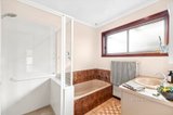 https://images.listonce.com.au/custom/160x/listings/25-begg-street-kyneton-vic-3444/088/01896088_img_10.jpg?8aQfuavBkZE