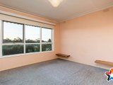 https://images.listonce.com.au/custom/160x/listings/25-bridges-avenue-mooroolbark-vic-3138/714/01524714_img_07.jpg?NQl2NYdV-RE