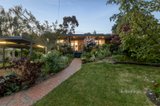 https://images.listonce.com.au/custom/160x/listings/25-cass-avenue-croydon-vic-3136/192/01609192_img_01.jpg?o1NMLY4Ws78