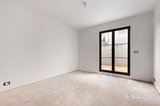 https://images.listonce.com.au/custom/160x/listings/25-cobden-street-north-melbourne-vic-3051/966/01765966_img_05.jpg?hNAzooB7sRA