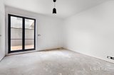 https://images.listonce.com.au/custom/160x/listings/25-cobden-street-north-melbourne-vic-3051/966/01765966_img_06.jpg?NZXM7f_Vq0g