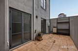 https://images.listonce.com.au/custom/160x/listings/25-cobden-street-north-melbourne-vic-3051/966/01765966_img_08.jpg?px5NcPDPNMk