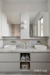 https://images.listonce.com.au/custom/160x/listings/25-darling-street-fairfield-vic-3078/903/01769903_img_20.jpg?ulJMoGQDBwQ