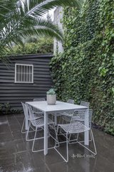 https://images.listonce.com.au/custom/160x/listings/25-egan-street-richmond-vic-3121/335/01574335_img_12.jpg?9gmT7apV1aE