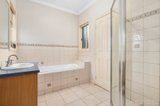 https://images.listonce.com.au/custom/160x/listings/25-gill-place-hoppers-crossing-vic-3029/429/01321429_img_08.jpg?IYZgJyvHPCc