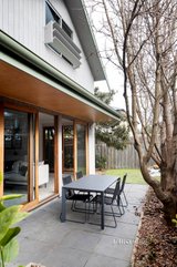 https://images.listonce.com.au/custom/160x/listings/25-glover-street-heidelberg-heights-vic-3081/809/01560809_img_11.jpg?Lqp4D8IXbjI