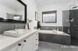 https://images.listonce.com.au/custom/160x/listings/25-illana-street-brown-hill-vic-3350/920/01978920_img_21.jpg?46UNvw1A6lI