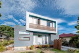 https://images.listonce.com.au/custom/160x/listings/25-linda-avenue-box-hill-north-vic-3129/284/01743284_img_10.jpg?qCWiSTAcJeI