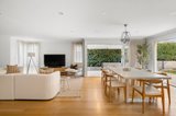 https://images.listonce.com.au/custom/160x/listings/25-loeman-street-strathmore-vic-3041/694/01722694_img_09.jpg?5So8Djzv9RI