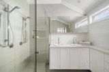 https://images.listonce.com.au/custom/160x/listings/25-loeman-street-strathmore-vic-3041/694/01722694_img_13.jpg?6BvbTk49lNQ