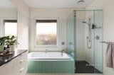 https://images.listonce.com.au/custom/160x/listings/25-macfarland-street-brunswick-vic-3056/737/01726737_img_08.jpg?Di9CmDgha7k