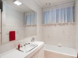 https://images.listonce.com.au/custom/160x/listings/25-mcdermott-avenue-mooroolbark-vic-3138/263/01524263_img_11.jpg?QcXGQ7tMj80