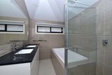 https://images.listonce.com.au/custom/160x/listings/25-moorea-court-mount-waverley-vic-3149/188/01735188_img_07.jpg?iFn_a7NVYM0