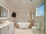 https://images.listonce.com.au/custom/160x/listings/25-narrak-road-balwyn-vic-3103/342/01685342_img_07.jpg?SuWrALXFbHc