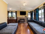 https://images.listonce.com.au/custom/160x/listings/25-numeralla-street-mooroolbark-vic-3138/710/01524710_img_03.jpg?V_P-__JWOd4