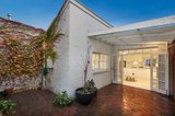 https://images.listonce.com.au/custom/160x/listings/25-portland-place-south-yarra-vic-3141/381/00248381_img_07.jpg?VHAazsPD1e0