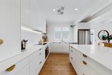 https://images.listonce.com.au/custom/160x/listings/25-rae-street-bentleigh-east-vic-3165/240/01986240_img_11.jpg?iaE2XoWfwPY
