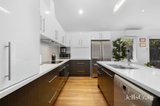 https://images.listonce.com.au/custom/160x/listings/25-salisbury-avenue-blackburn-vic-3130/677/01885677_img_02.jpg?xUjkohDBoH8