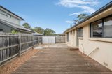 https://images.listonce.com.au/custom/160x/listings/25-shakespeare-avenue-mooroolbark-vic-3138/803/01640803_img_09.jpg?RkQAIFr31VY