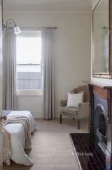https://images.listonce.com.au/custom/160x/listings/25-st-johns-avenue-camberwell-vic-3124/405/01736405_img_16.jpg?edkJ5rsb2MY