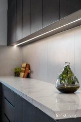 https://images.listonce.com.au/custom/160x/listings/25-strathallan-road-macleod-vic-3085/067/01639067_img_15.jpg?laOWvqnJb4s