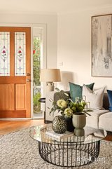 https://images.listonce.com.au/custom/160x/listings/25-ti-tree-crescent-seaford-vic-3198/134/01976134_img_03.jpg?otQYOokjXsM