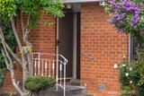 https://images.listonce.com.au/custom/160x/listings/25-travellyn-court-blackburn-south-vic-3130/483/01683483_img_09.jpg?vp25NdvXxo8