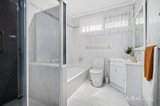 https://images.listonce.com.au/custom/160x/listings/25-venice-avenue-mitcham-vic-3132/696/01766696_img_07.jpg?lYwaXsmnB7E