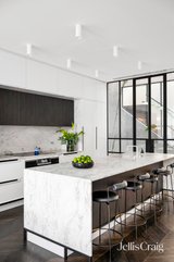 https://images.listonce.com.au/custom/160x/listings/250-canning-street-carlton-north-vic-3054/036/01771036_img_04.jpg?5GeAaaPXv0E