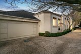 https://images.listonce.com.au/custom/160x/listings/250-davis-street-kew-vic-3101/961/01626961_img_01.jpg?zNMRceWyDD4